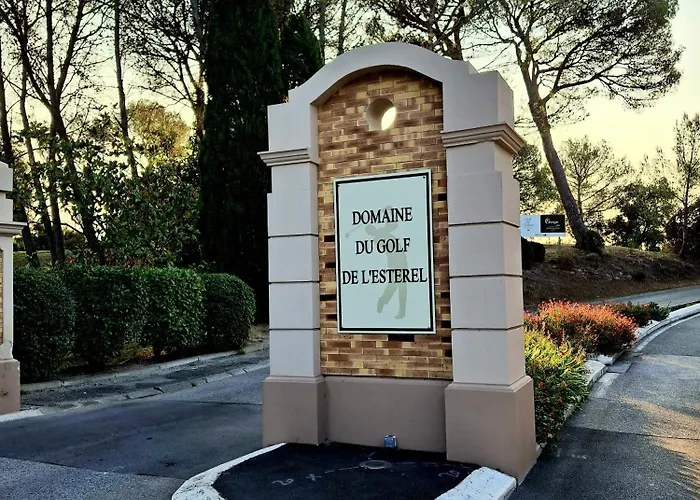 Le Panorama Des Pins - Terrasse, Golf, Piscine - 4 Pers Appartement Saint-Raphaël