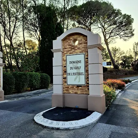 Le Panorama Des Pins - Terrasse, Golf, Piscine - 4 Pers Appartement Saint-Raphaël